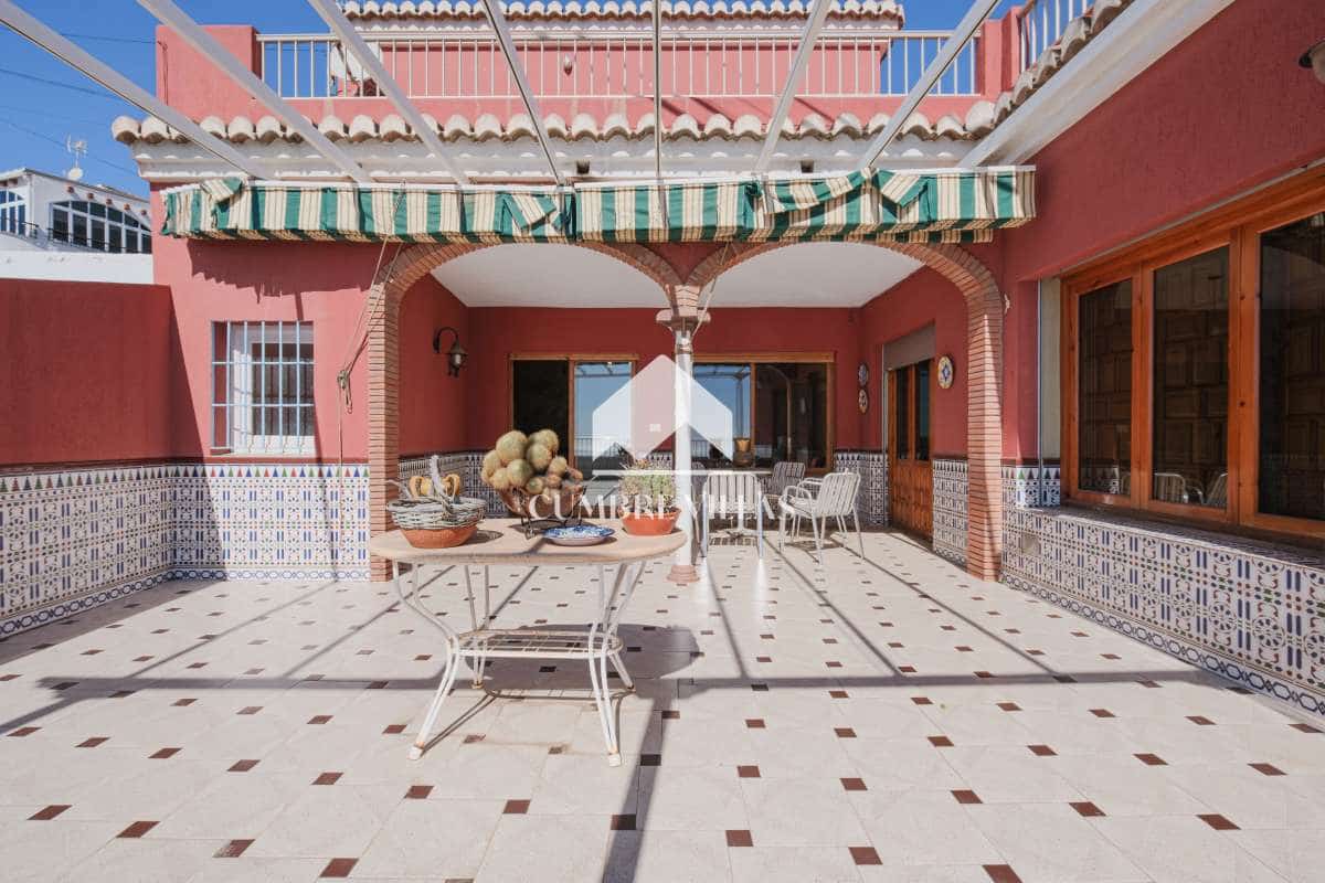 4 soveværelse Villa til salg i Salobrena med garage - € 899.999 (Ref: 6585784)