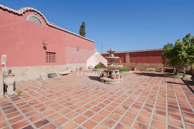 4 bedroom Villa for sale in Salobreña with garage - € 899,999 (Ref: 6585784)