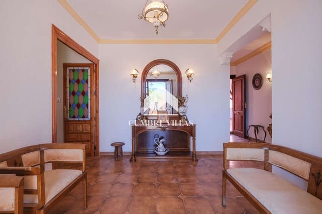 4 bedroom Villa for sale in Salobreña with garage - € 899,999 (Ref: 6585784)