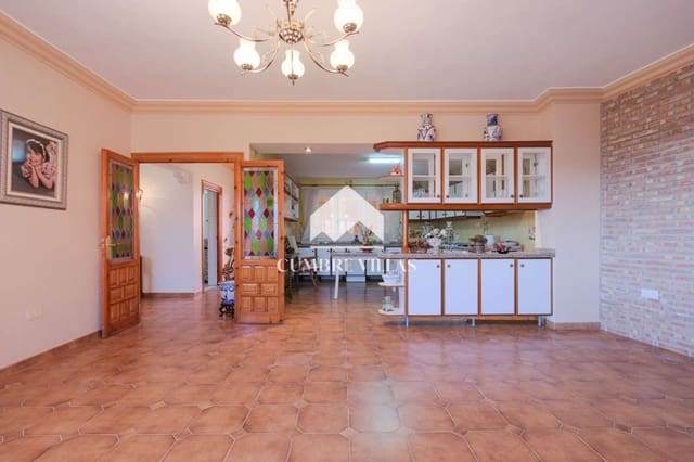 4 bedroom Villa for sale in Salobreña with garage - € 899,999 (Ref: 6585784)