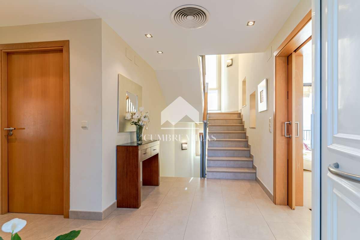 4 Zimmer Villa zu verkaufen in Almunecar mit Pool Garage - 845.000 € (Ref: 6585797)