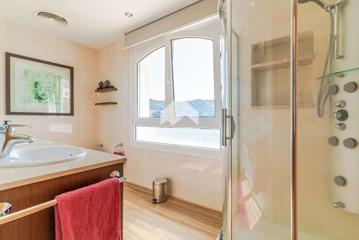 4 Zimmer Villa zu verkaufen in Almunecar mit Pool Garage - 845.000 € (Ref: 6585797)