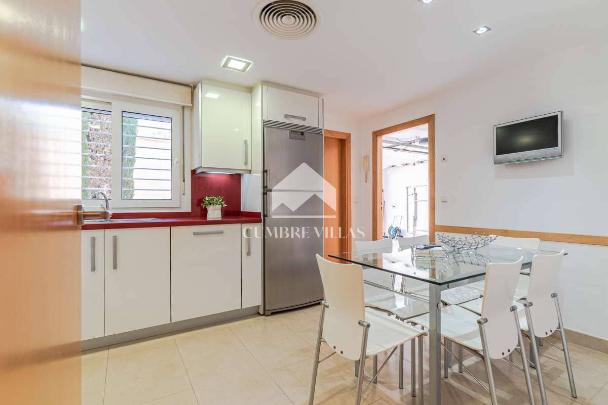 4 Zimmer Villa zu verkaufen in Almunecar mit Pool Garage - 845.000 € (Ref: 6585797)