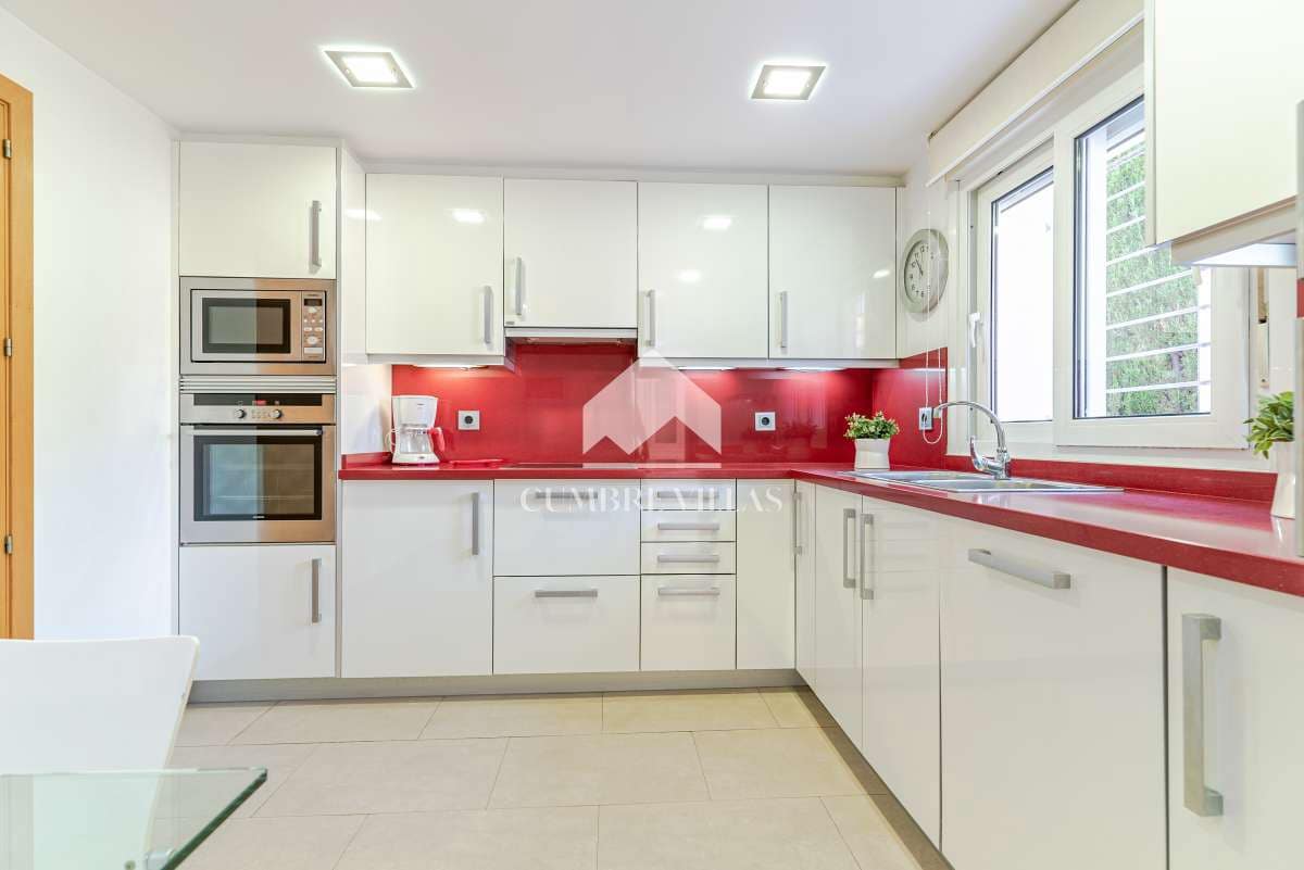 4 Zimmer Villa zu verkaufen in Almunecar mit Pool Garage - 845.000 € (Ref: 6585797)