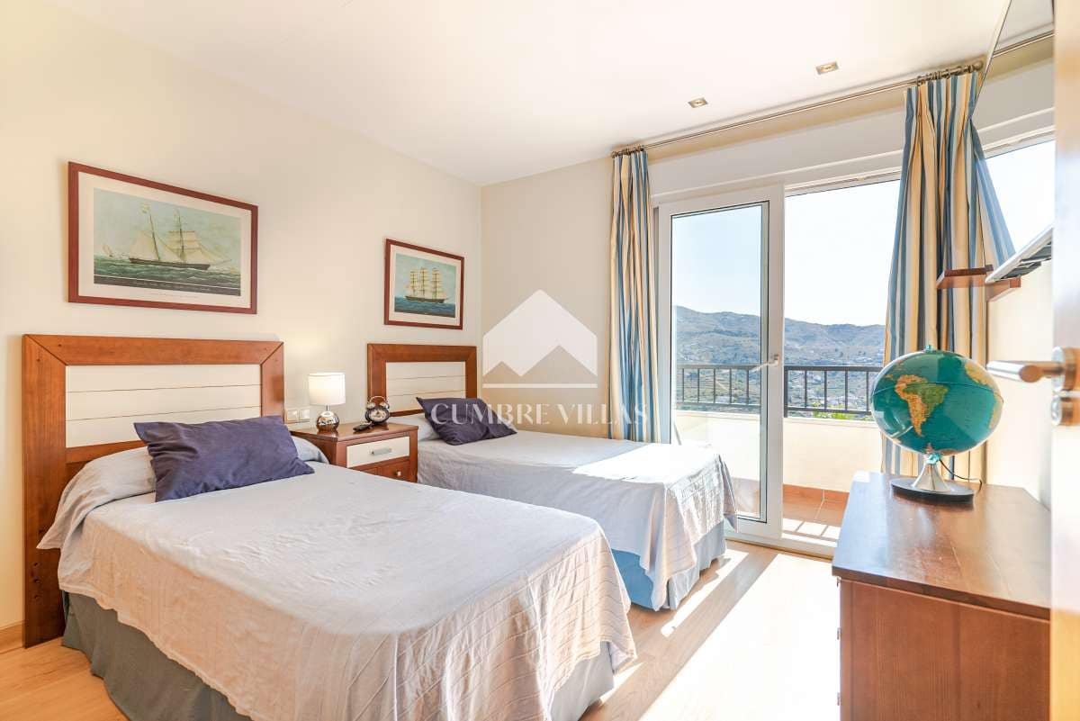 4 Zimmer Villa zu verkaufen in Almunecar mit Pool Garage - 845.000 € (Ref: 6585797)