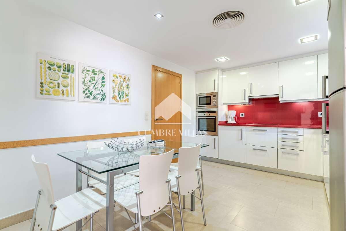 4 Zimmer Villa zu verkaufen in Almunecar mit Pool Garage - 845.000 € (Ref: 6585797)