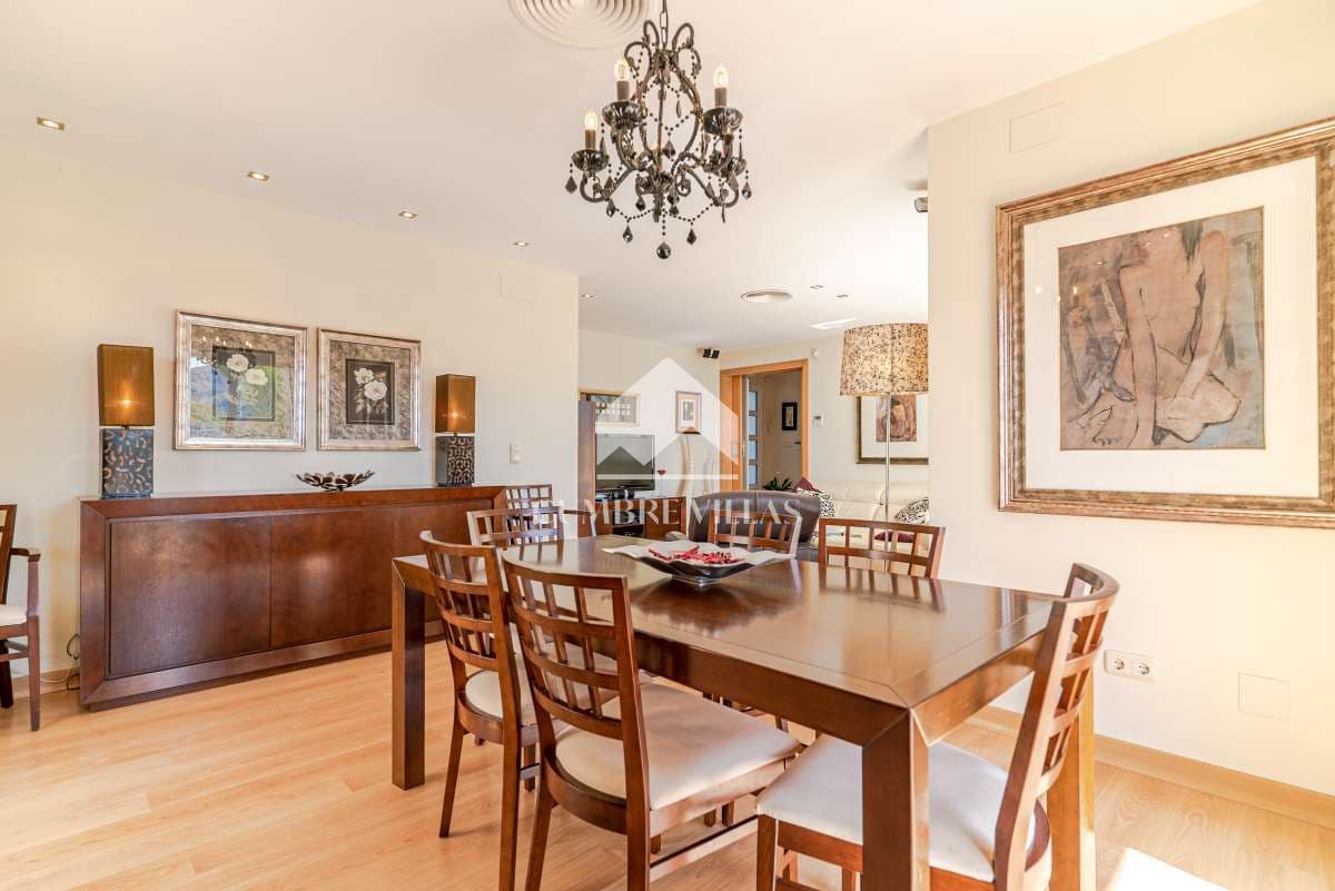 4 Zimmer Villa zu verkaufen in Almunecar mit Pool Garage - 845.000 € (Ref: 6585797)