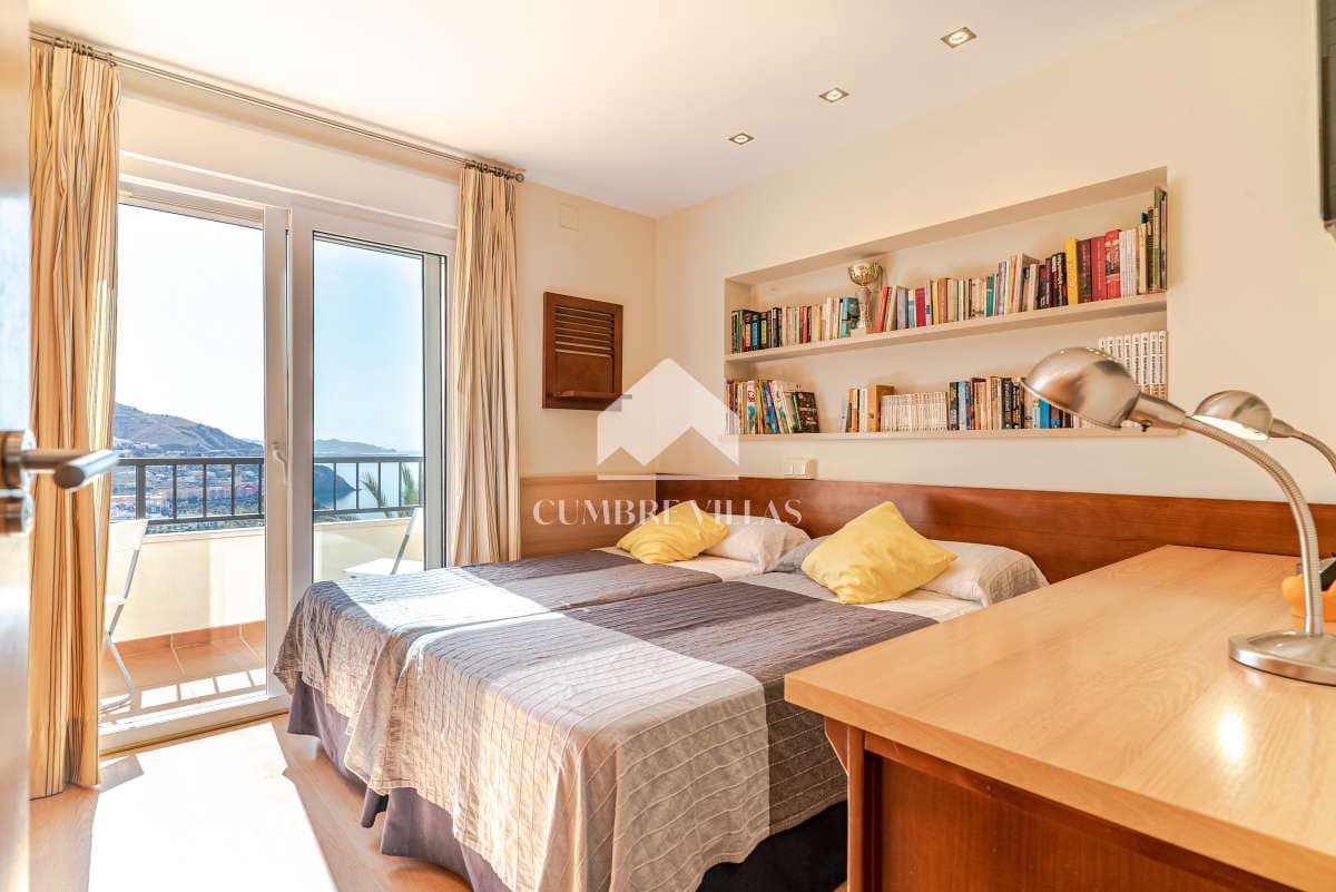 4 Zimmer Villa zu verkaufen in Almunecar mit Pool Garage - 845.000 € (Ref: 6585797)