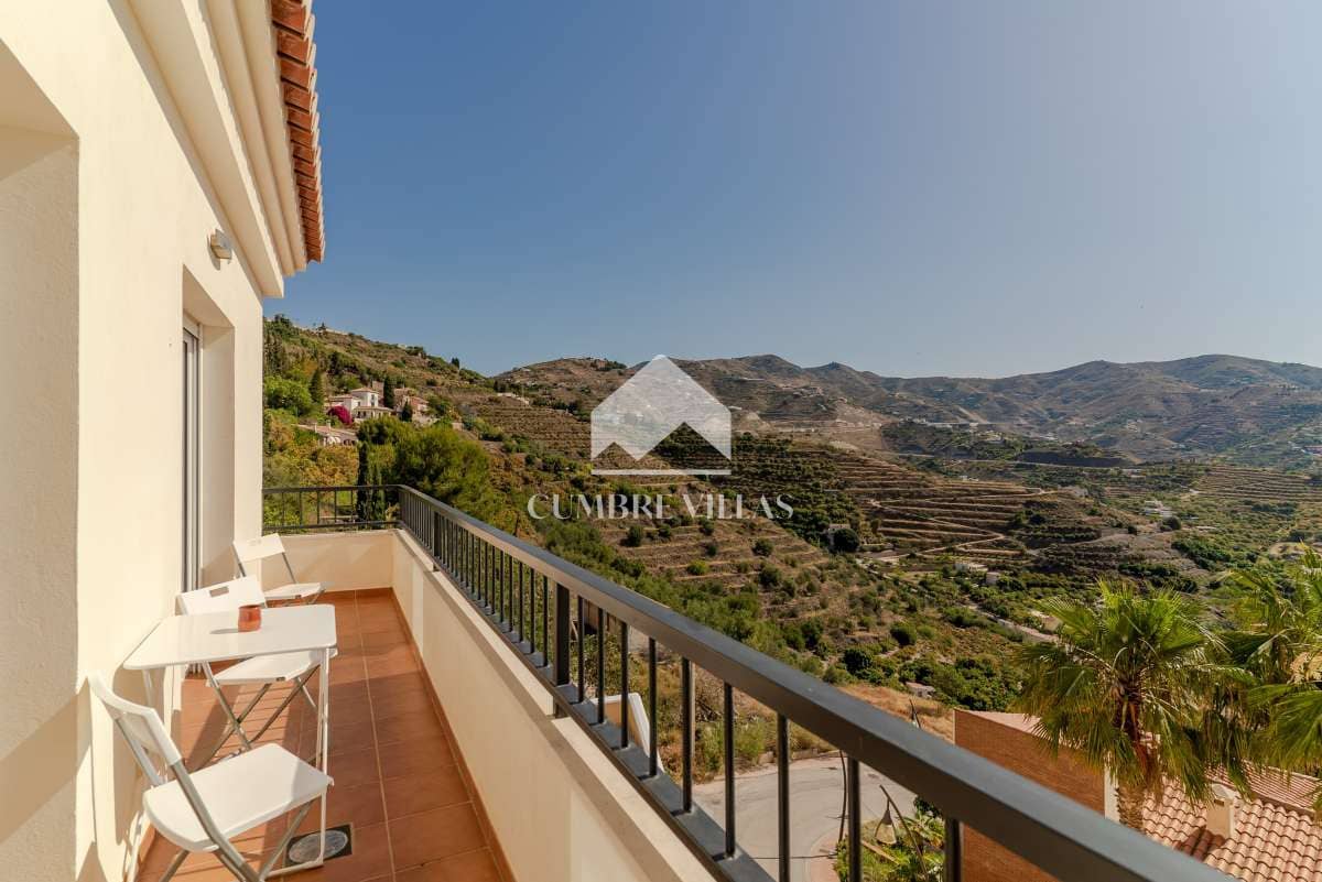 4 Zimmer Villa zu verkaufen in Almunecar mit Pool Garage - 845.000 € (Ref: 6585797)