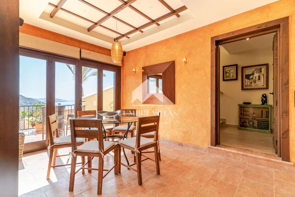 4 Zimmer Villa zu verkaufen in Almunecar mit Pool Garage - 845.000 € (Ref: 6585797)