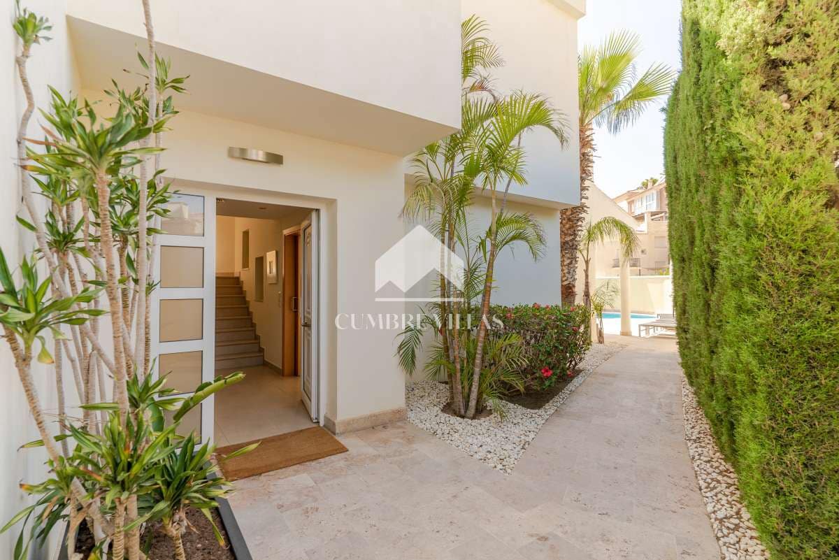 4 Zimmer Villa zu verkaufen in Almunecar mit Pool Garage - 845.000 € (Ref: 6585797)