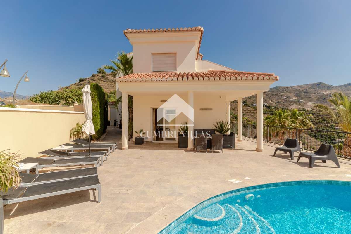 4 Zimmer Villa zu verkaufen in Almunecar mit Pool Garage - 845.000 € (Ref: 6585797)