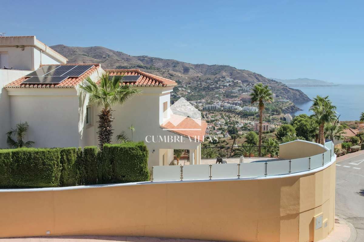 4 Zimmer Villa zu verkaufen in Almunecar mit Pool Garage - 845.000 € (Ref: 6585797)