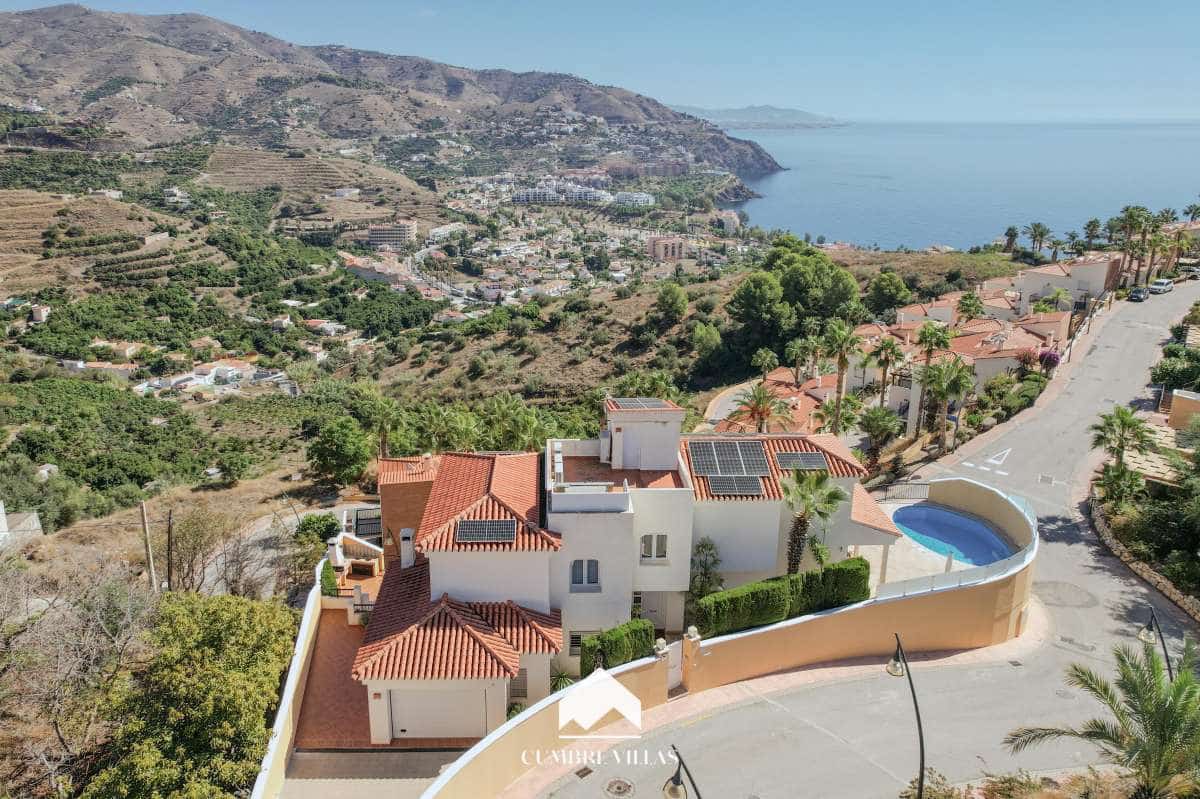 4 Zimmer Villa zu verkaufen in Almunecar mit Pool Garage - 845.000 € (Ref: 6585797)