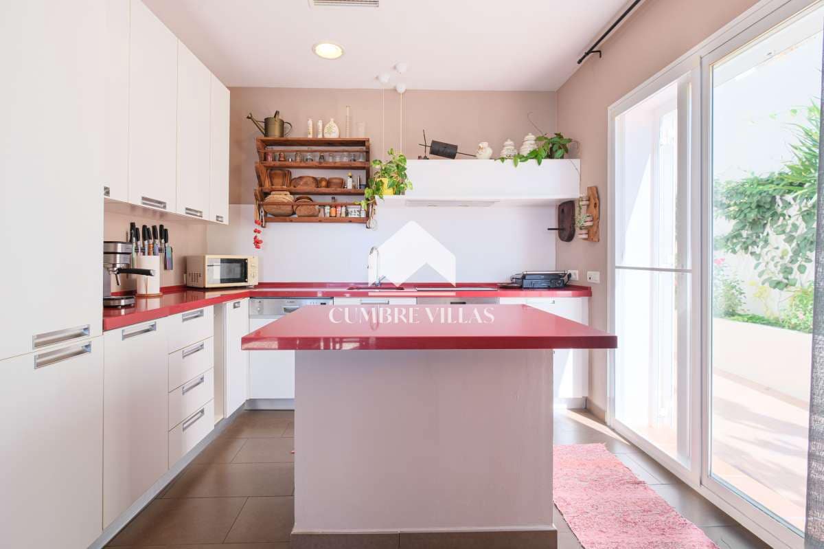 8 slaapkamer Villa te koop in Salobrena met zwembad - € 1.450.000 (Ref: 6585817)