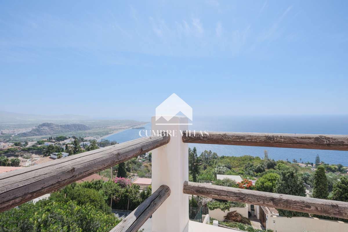 8 slaapkamer Villa te koop in Salobrena met zwembad - € 1.450.000 (Ref: 6585817)