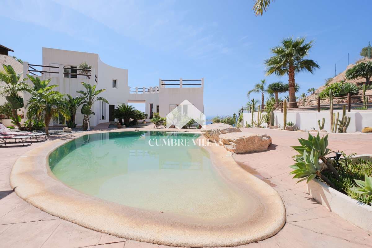 8 slaapkamer Villa te koop in Salobrena met zwembad - € 1.450.000 (Ref: 6585817)