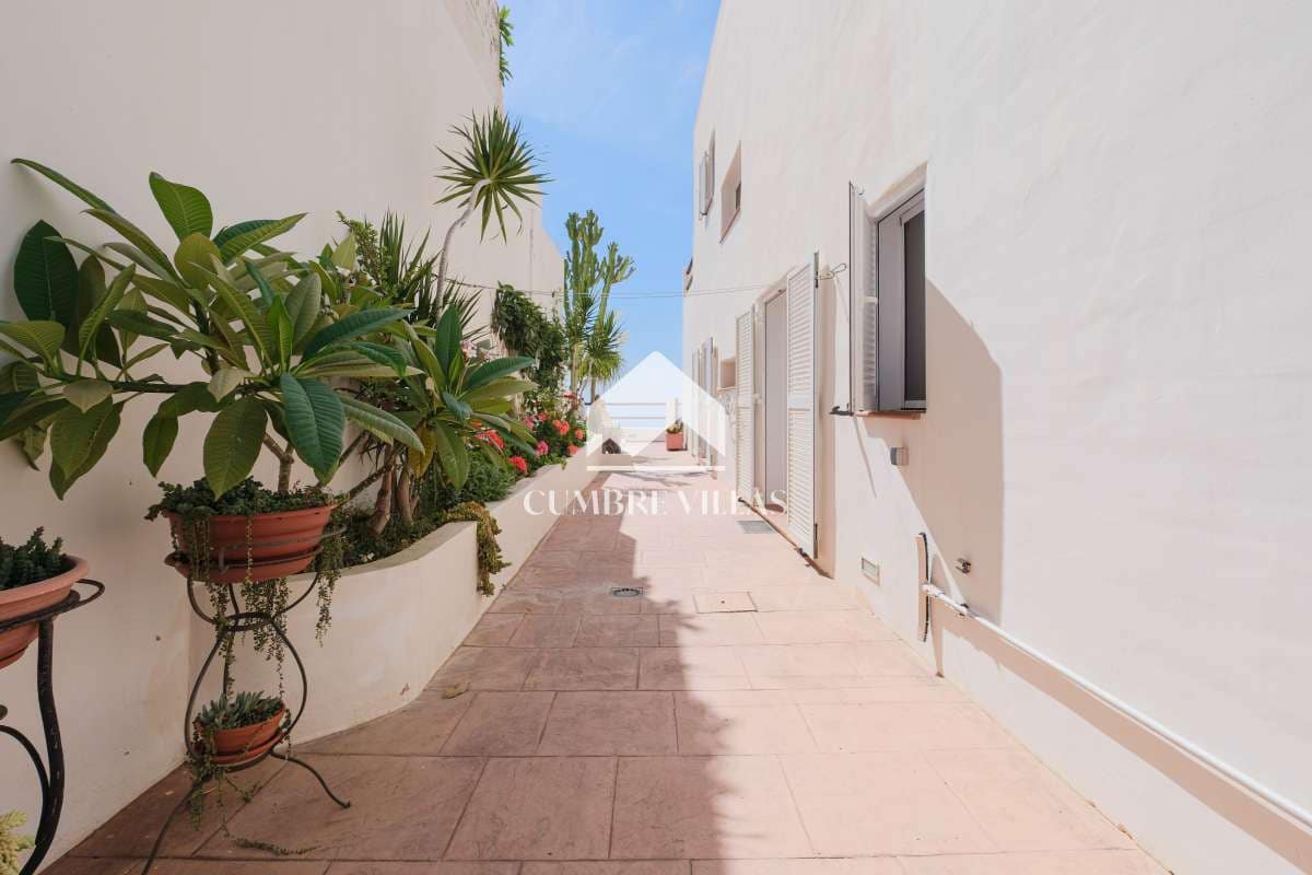 8 slaapkamer Villa te koop in Salobrena met zwembad - € 1.450.000 (Ref: 6585817)