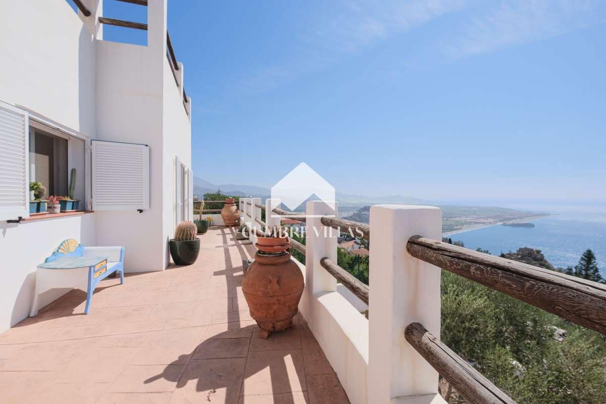 8 slaapkamer Villa te koop in Salobrena met zwembad - € 1.450.000 (Ref: 6585817)