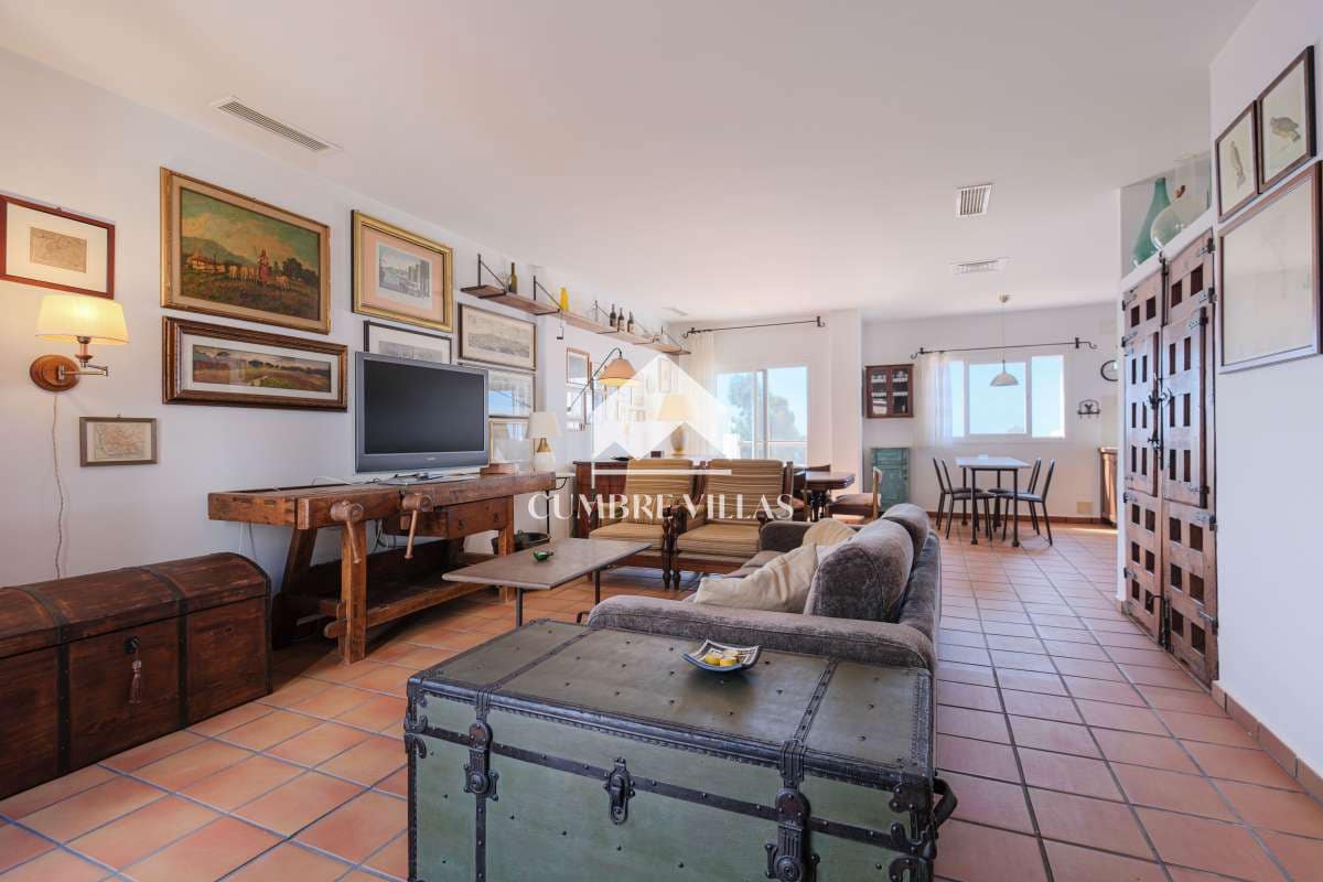 8 slaapkamer Villa te koop in Salobrena met zwembad - € 1.450.000 (Ref: 6585817)