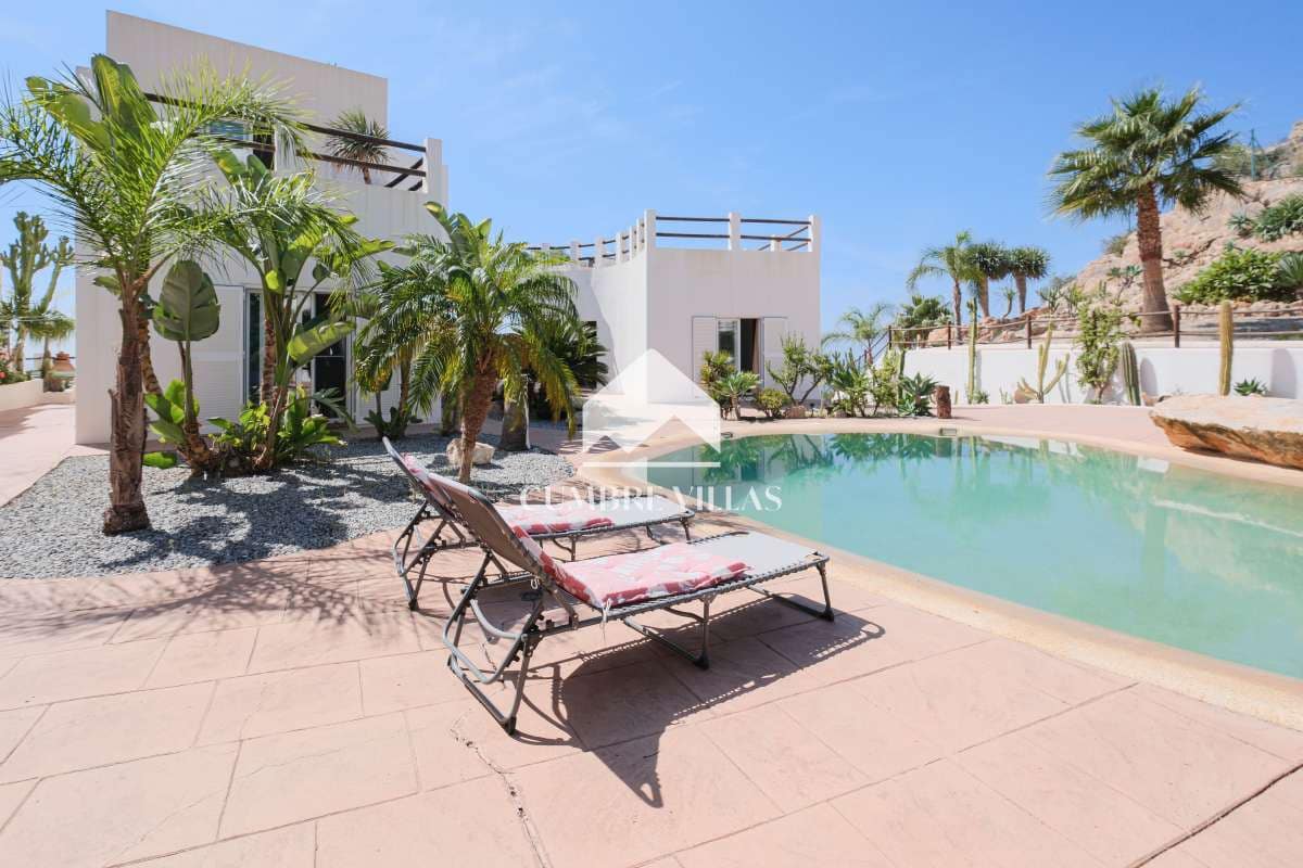 8 slaapkamer Villa te koop in Salobrena met zwembad - € 1.450.000 (Ref: 6585817)