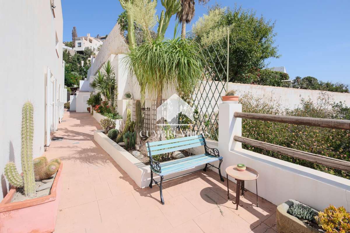 8 slaapkamer Villa te koop in Salobrena met zwembad - € 1.450.000 (Ref: 6585817)