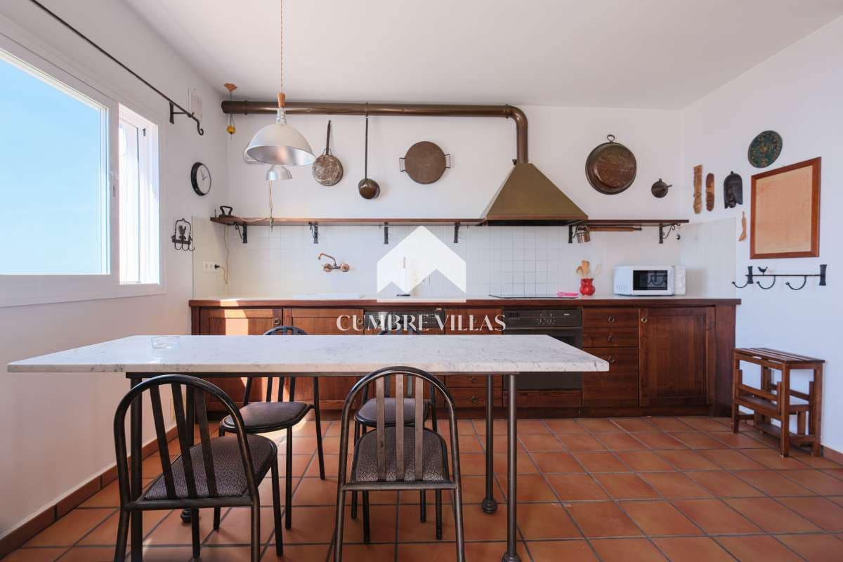 8 slaapkamer Villa te koop in Salobrena met zwembad - € 1.450.000 (Ref: 6585817)