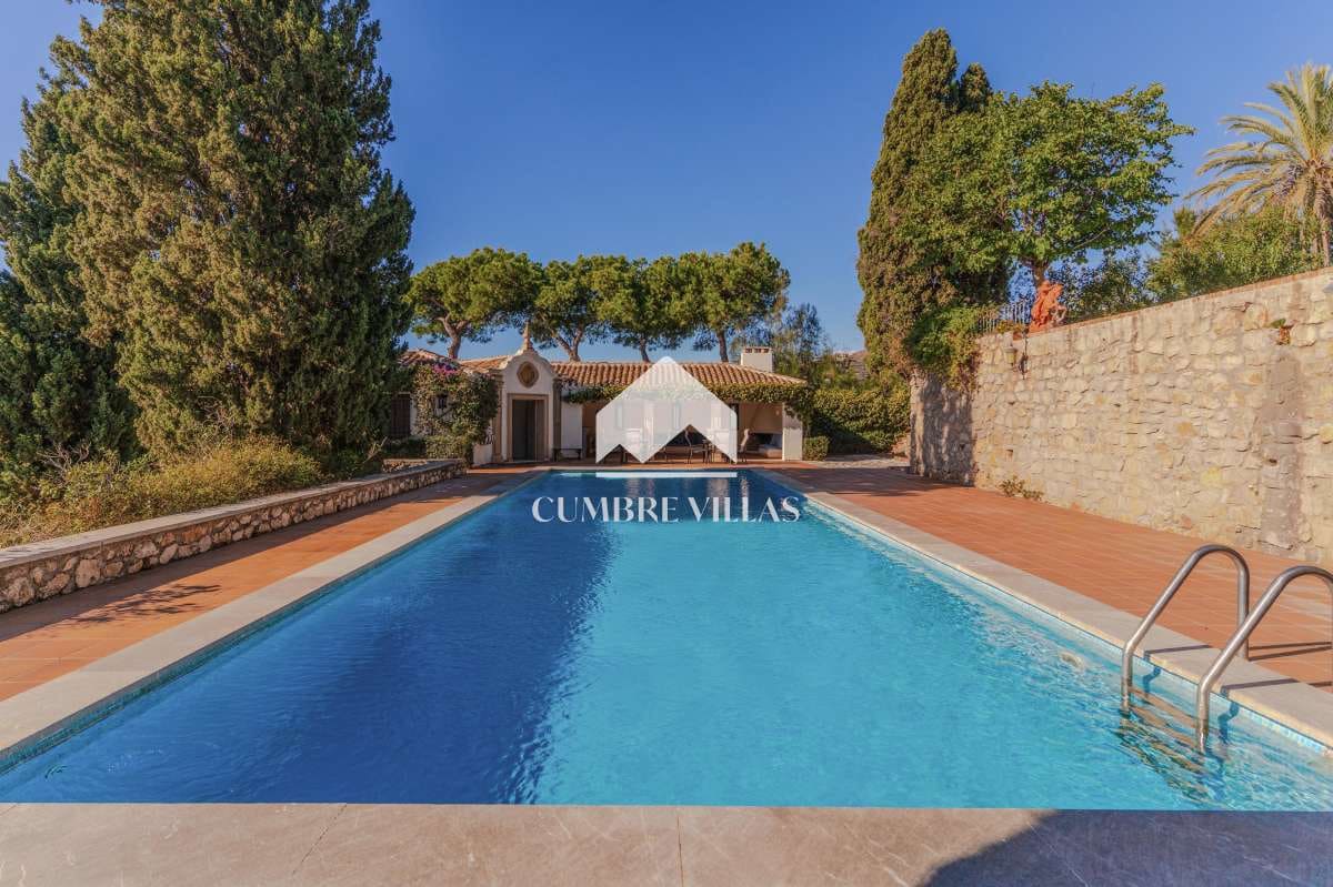 Chalet de 10 habitaciones en Salobreña en venta con piscina garaje - 4.200.000 € (Ref: 6585820)