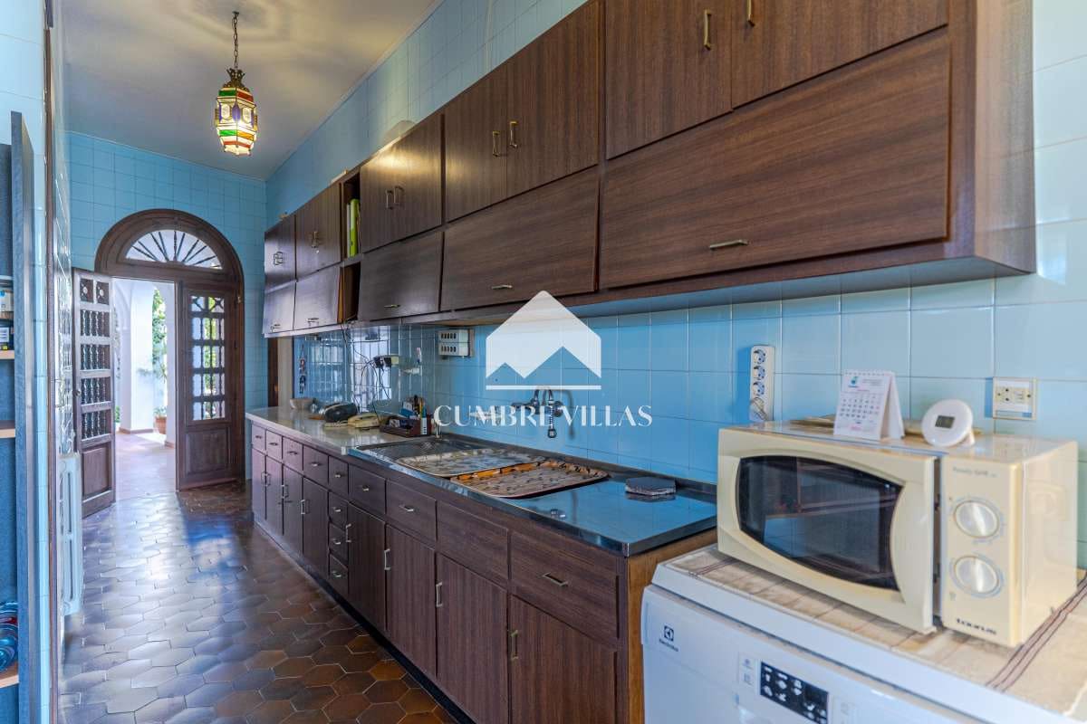 Chalet de 10 habitaciones en Salobreña en venta con piscina garaje - 4.200.000 € (Ref: 6585820)