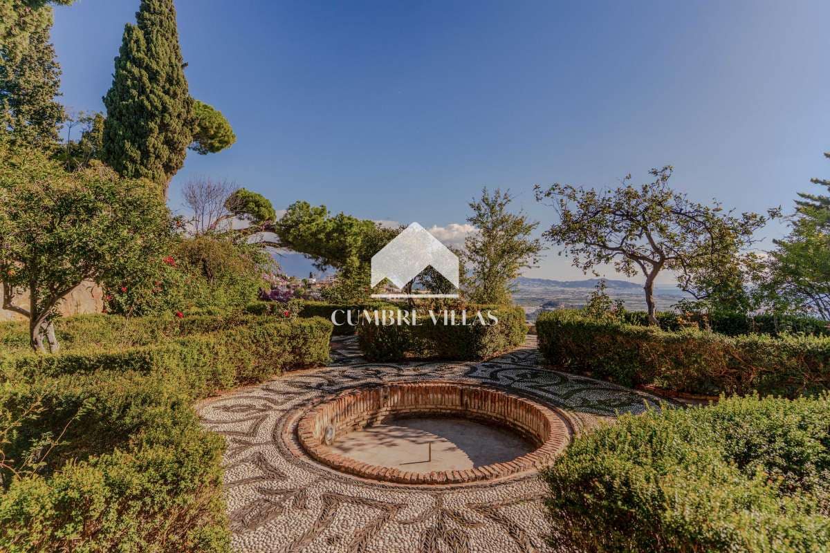 Chalet de 10 habitaciones en Salobreña en venta con piscina garaje - 4.200.000 € (Ref: 6585820)