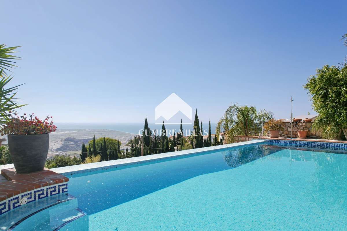 4 chambre Villa/Maison à vendre à Salobrena avec piscine garage - 795 000 € (Ref: 6585825)