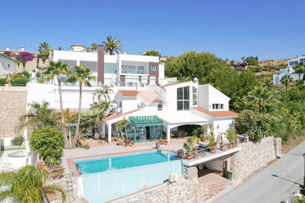 4 chambre Villa/Maison à vendre à Salobrena avec piscine garage - 795 000 € (Ref: 6585825)