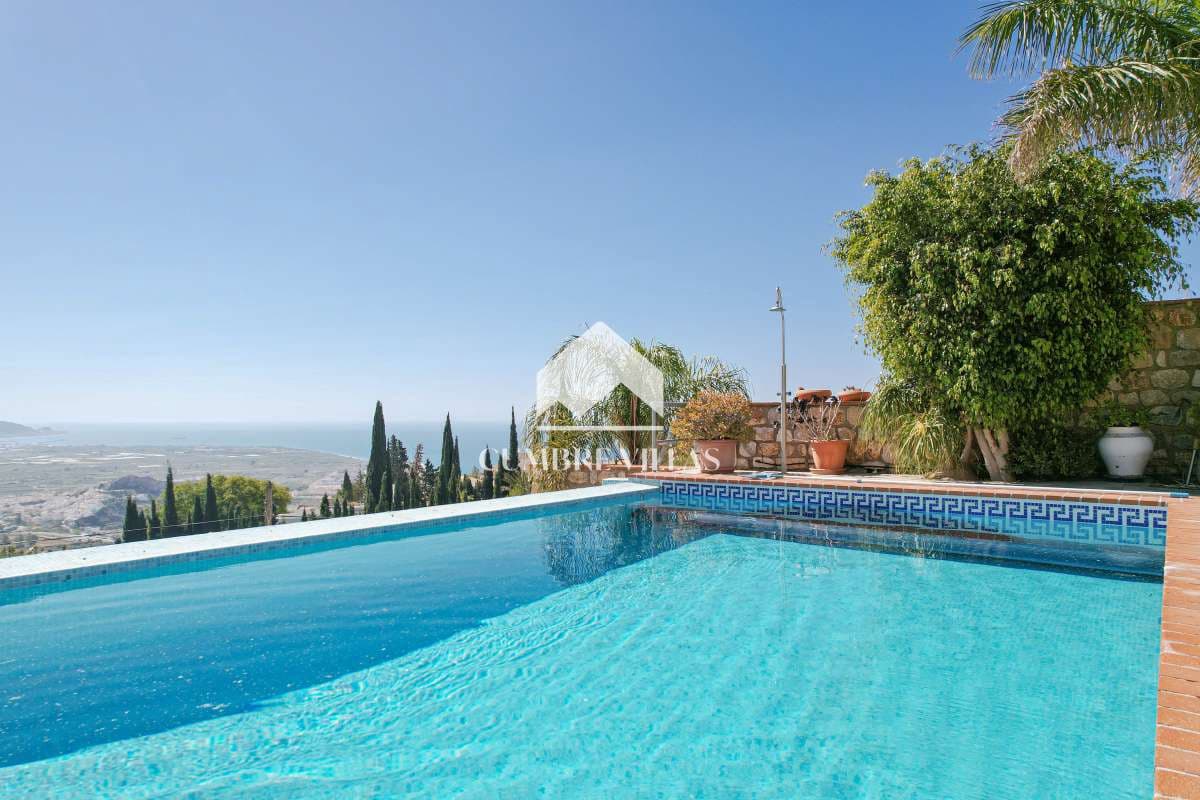 4 chambre Villa/Maison à vendre à Salobrena avec piscine garage - 795 000 € (Ref: 6585825)