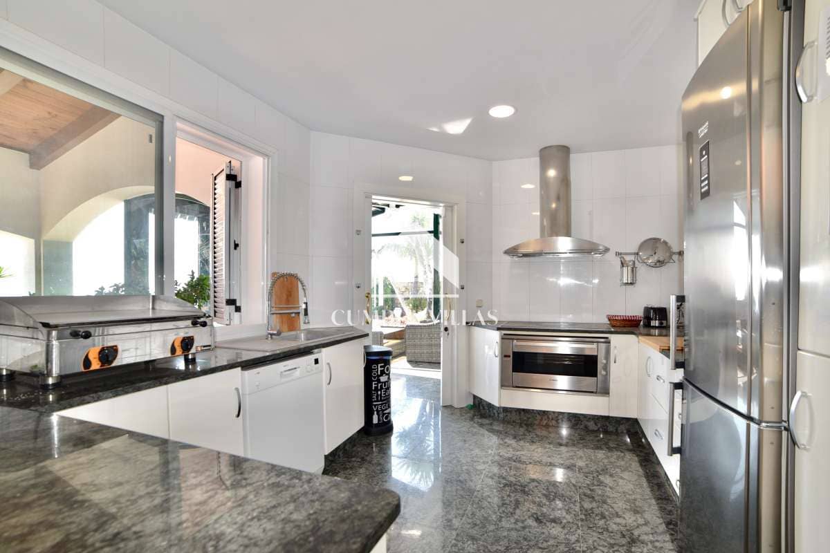 4 chambre Villa/Maison à vendre à Salobrena avec piscine garage - 795 000 € (Ref: 6585825)