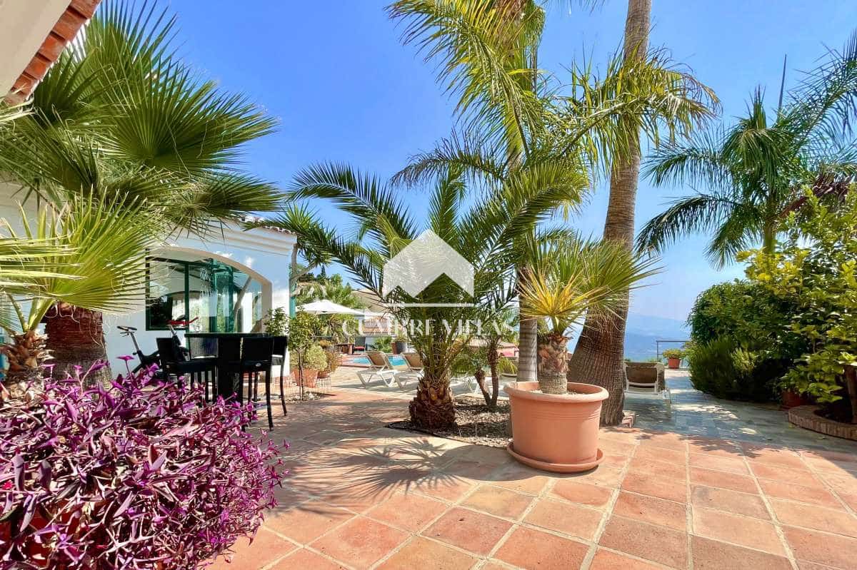 4 chambre Villa/Maison à vendre à Salobrena avec piscine garage - 795 000 € (Ref: 6585825)