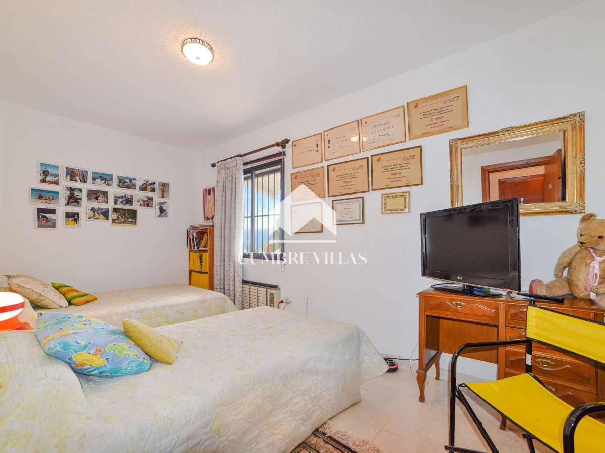 6 slaapkamer Villa te koop in Almunecar met garage - € 650.000 (Ref: 6732175)