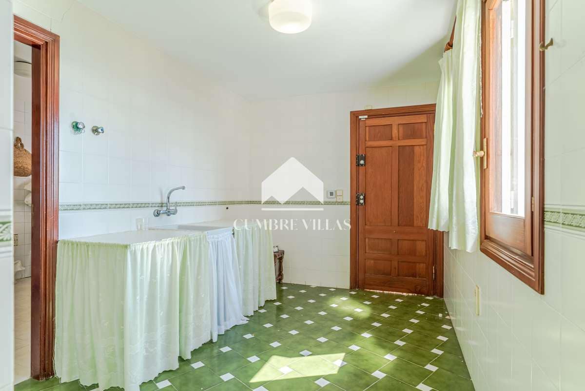 11 slaapkamer Villa te koop in Salobrena met zwembad - € 2.495.000 (Ref: 7149341)