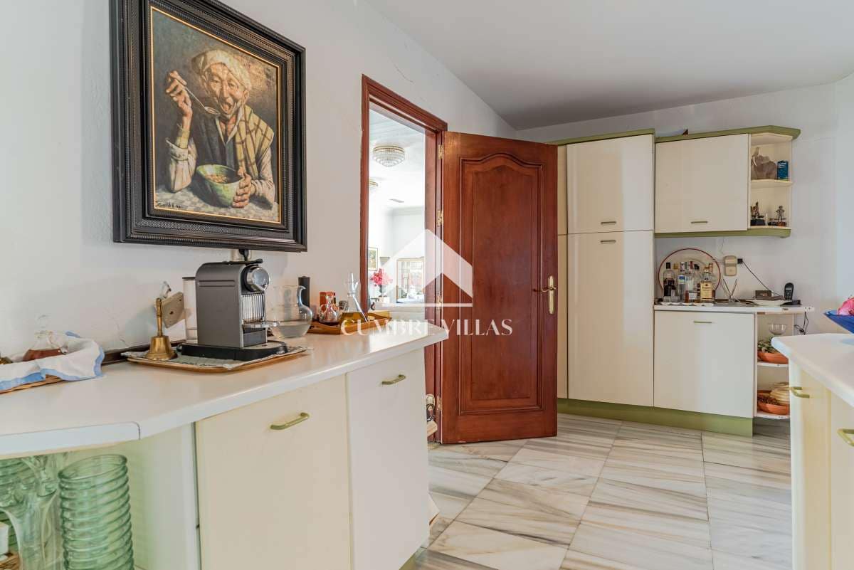 11 slaapkamer Villa te koop in Salobrena met zwembad - € 2.495.000 (Ref: 7149341)