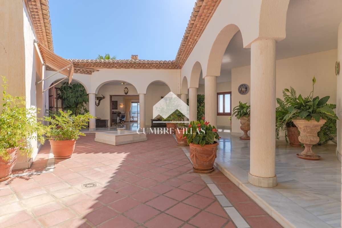 11 slaapkamer Villa te koop in Salobrena met zwembad - € 2.495.000 (Ref: 7149341)