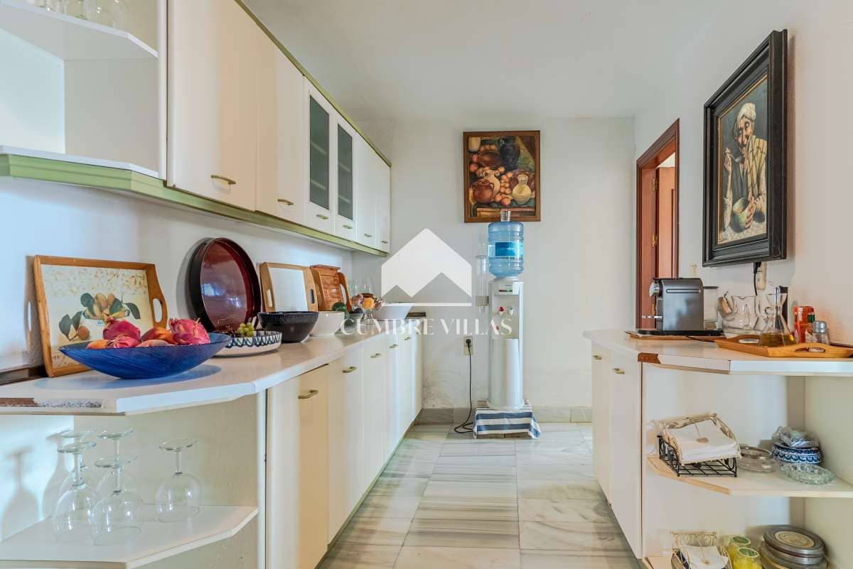 11 slaapkamer Villa te koop in Salobrena met zwembad - € 2.495.000 (Ref: 7149341)