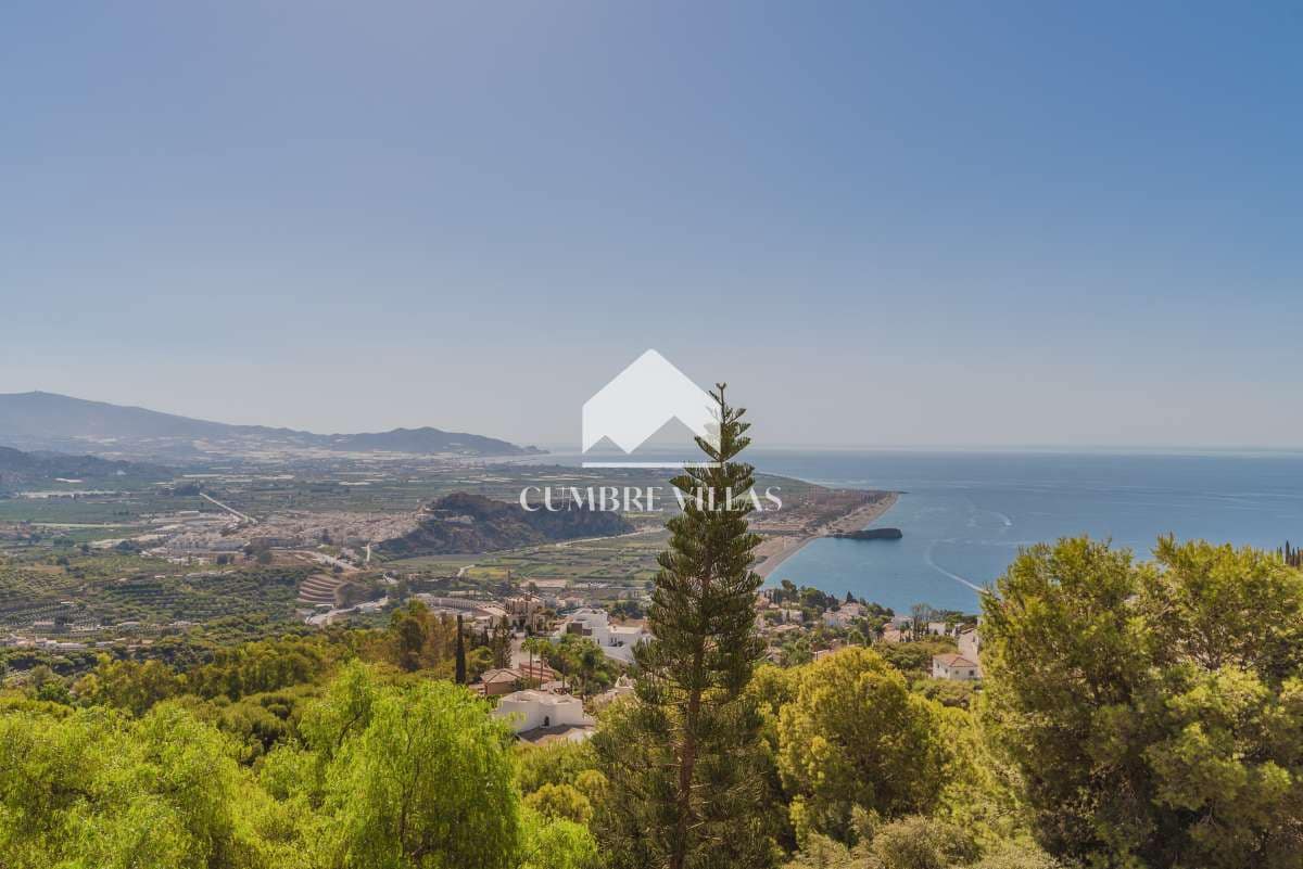 11 slaapkamer Villa te koop in Salobrena met zwembad - € 2.495.000 (Ref: 7149341)