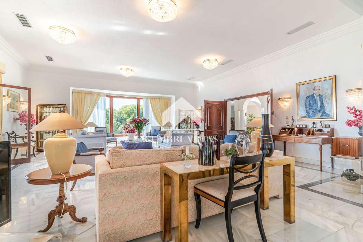 11 slaapkamer Villa te koop in Salobrena met zwembad - € 2.495.000 (Ref: 7149341)