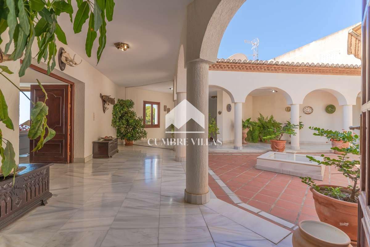 11 slaapkamer Villa te koop in Salobrena met zwembad - € 2.495.000 (Ref: 7149341)