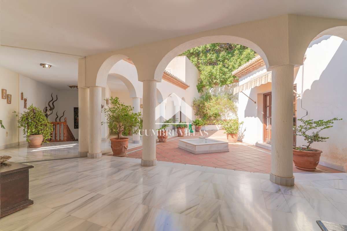 11 slaapkamer Villa te koop in Salobrena met zwembad - € 2.495.000 (Ref: 7149341)