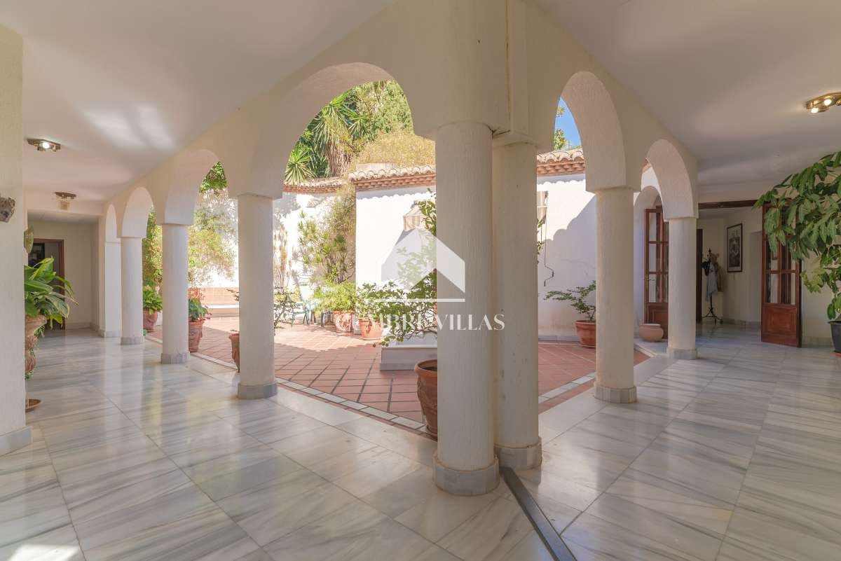 11 slaapkamer Villa te koop in Salobrena met zwembad - € 2.495.000 (Ref: 7149341)