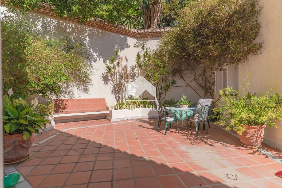 11 slaapkamer Villa te koop in Salobrena met zwembad - € 2.495.000 (Ref: 7149341)