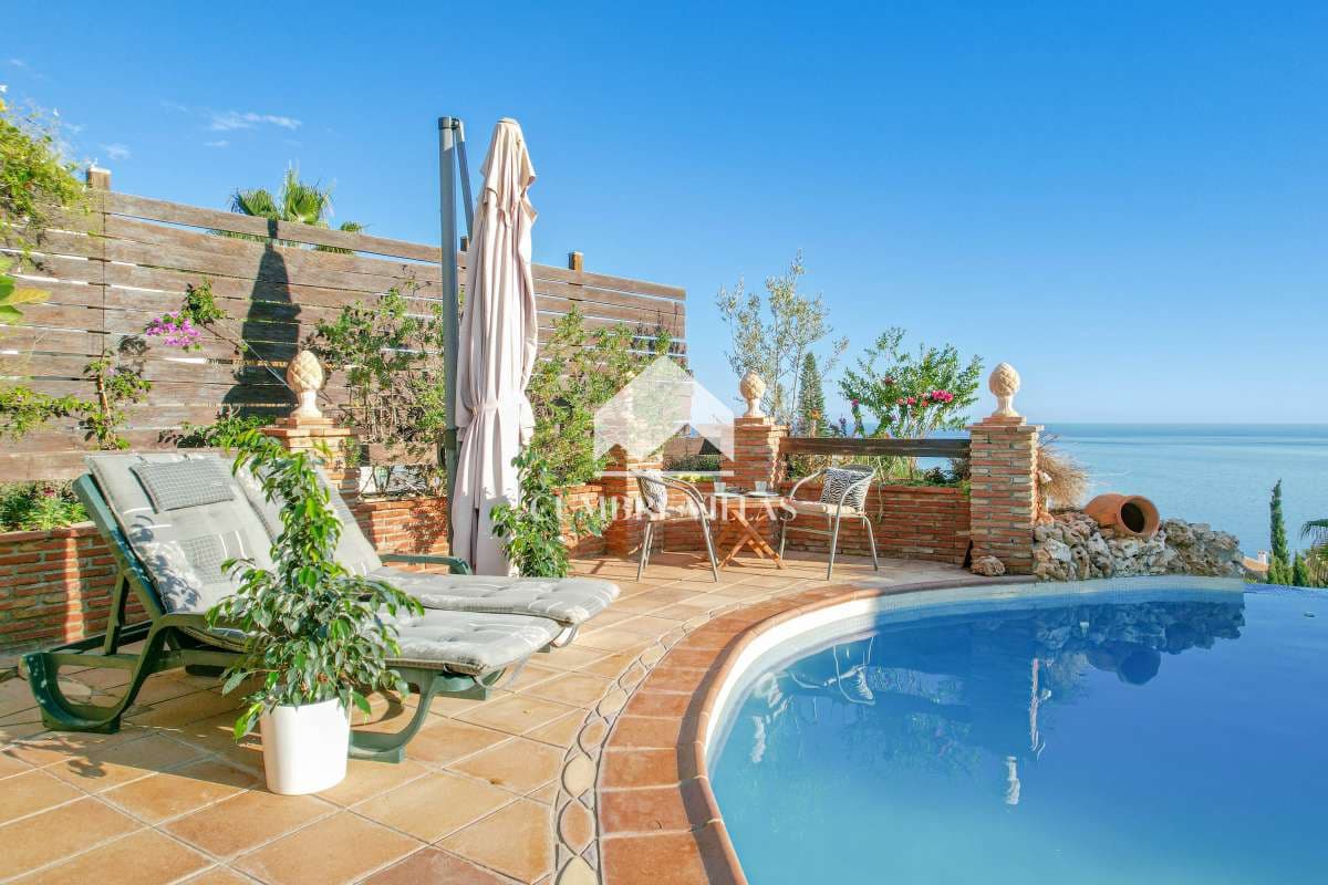 6 soveværelse Villa til salg i Salobrena med swimmingpool garage - € 1.189.000 (Ref: 7284803)