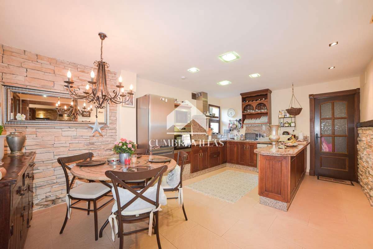 6 soveværelse Villa til salg i Salobrena med swimmingpool garage - € 1.189.000 (Ref: 7284803)