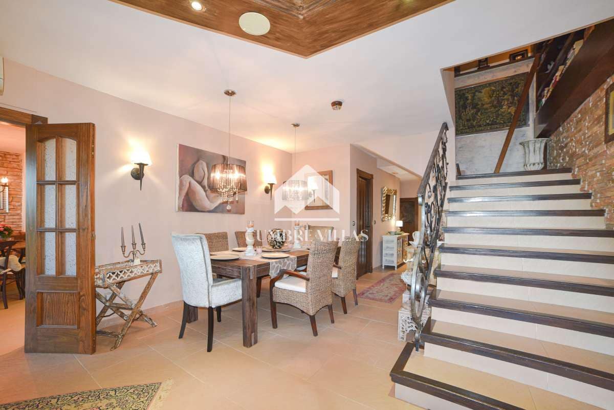 6 soveværelse Villa til salg i Salobrena med swimmingpool garage - € 1.189.000 (Ref: 7284803)