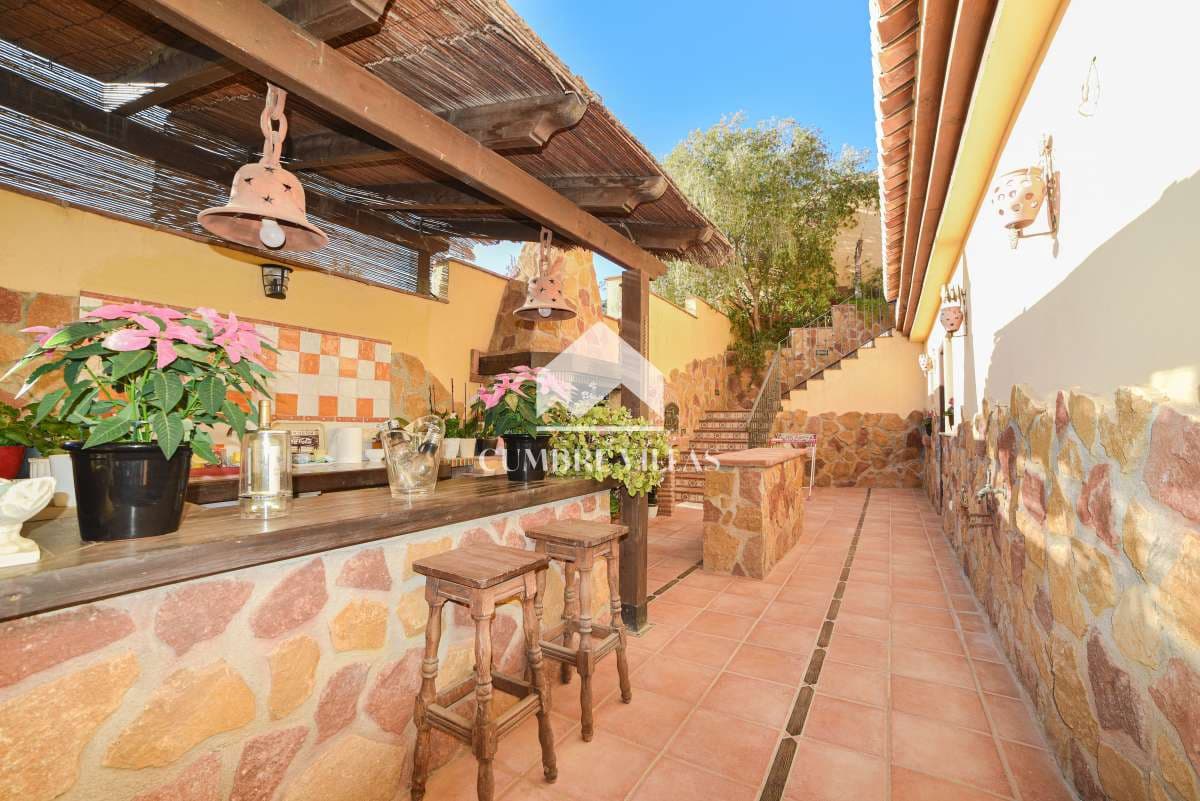 6 soveværelse Villa til salg i Salobrena med swimmingpool garage - € 1.189.000 (Ref: 7284803)